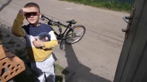VLOG Сереже кто то проколол колесо три раза. Лучший сюрп?