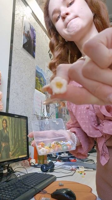 Украсила свой рабочий уголок