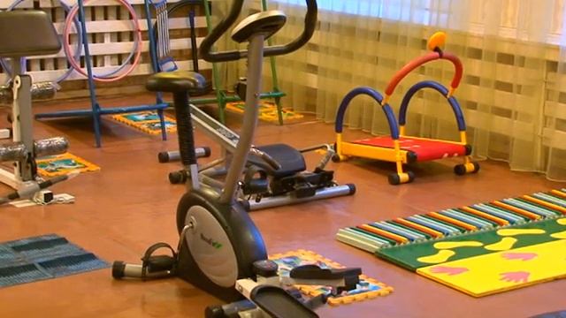 СПЕШИ ЛЮБИТЬ, ДРУЖИТЬ И УЛЫБАТЬСЯ смотреть онлайн