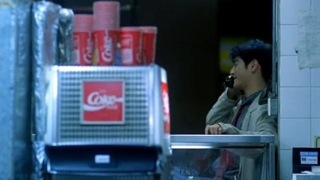 Когда ищешь среди старых подруг, с кем бы погулять (отрывок из фильма Чунгкингский экспресс)