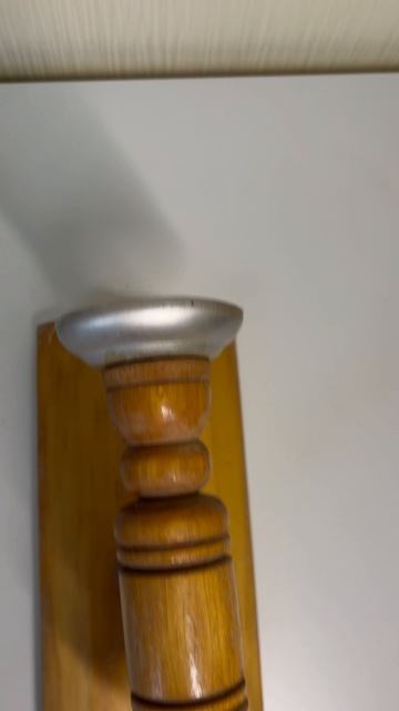 Подсвечник из дерева