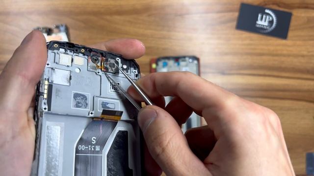 Ремонт смартфона Xiaomi Redmi 10 2022 21121119sg замена разбитого дисплея. Полный разбор. UPservice смотреть онлайн