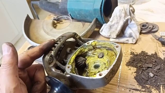 Ремонт старой болгарки Макита 9069