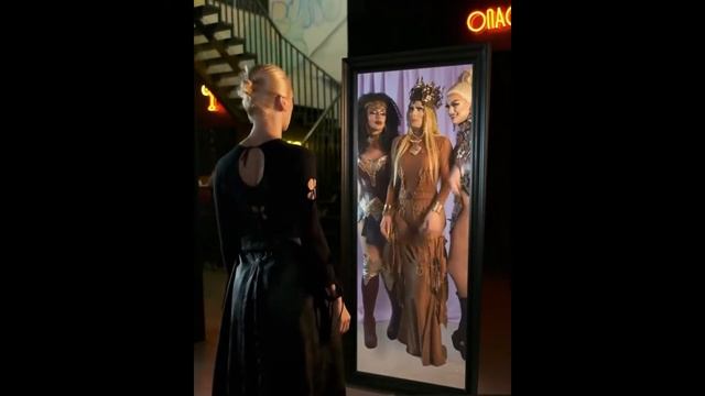 Ивлеева с трансами. Королевские кобры смотреть онлайн