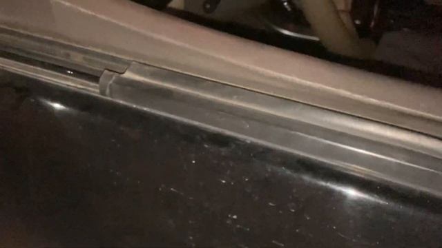 Замена молдинга стекла передней левой двери Toyota Land Cruis смотреть онлайн