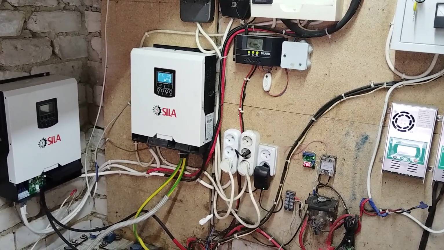 Гибридный солнечный инвертор SILA VP 3000MH в солнечной системе смотреть онлайн