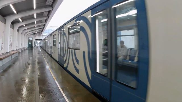 Москва. Метросостав «Москва-2» на станции «Студенческая» 1. 12 марта 2023