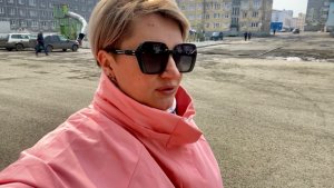 Норильск/ последний день весны/ Во дворах снег/ Отдыхаем с дочерью,