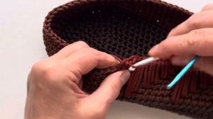 Сумочка крючком узором «Крестики» и вытянутыми петля?