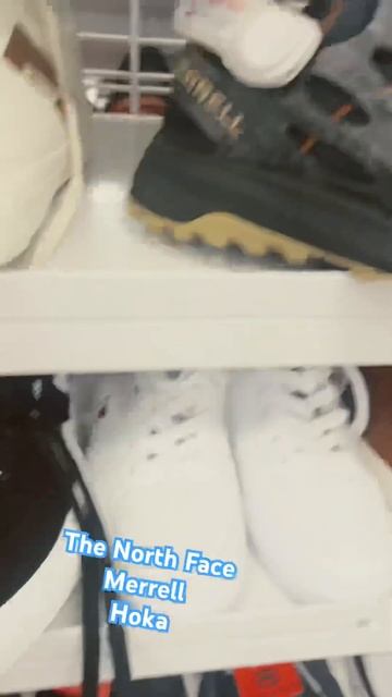 Нашел!!! теперь сравню #thenorthface & #newbalance тапочки.#sneaker #lifestyle #hokaoneone #nike