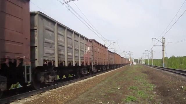 Электровоз 2ЭС10-011 с приветливым машинистом