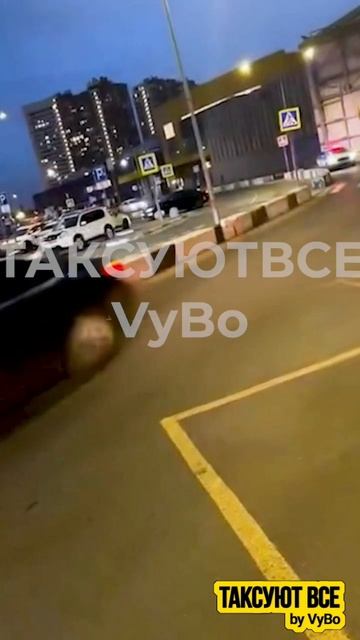 Угнали и разбили каршеринг BMW.mp4 смотреть онлайн