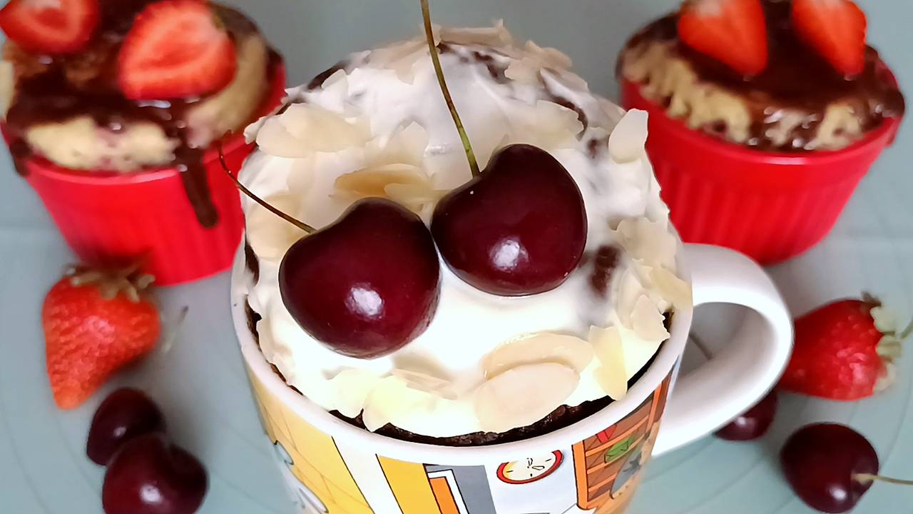 📌 Кекс в кружке за 5 минут БЕЗ ДУХОВКИ - 2 рецепта. Кекс в микроволновке смотреть онлайн