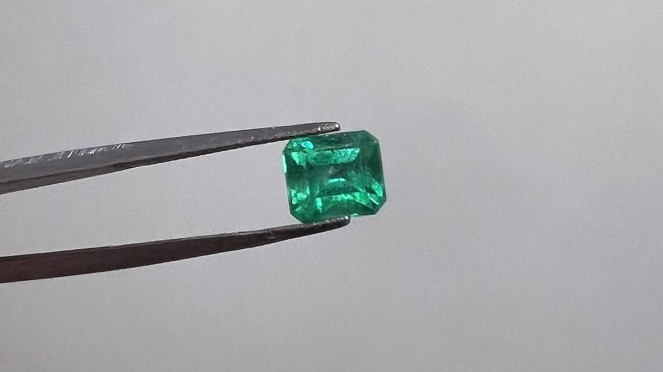 Изумруд натуральный 1,09 ст смотреть онлайн