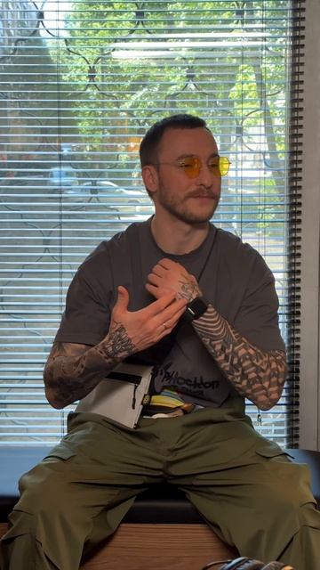 Защитникам Apple Watch посвящается😂 смотреть онлайн