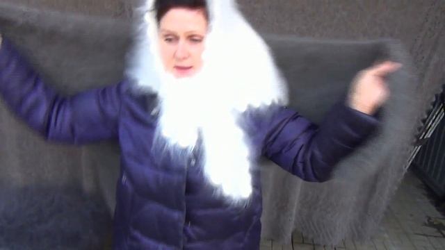 Два серых пуховых не пушенных платочка и косынка расп? смотреть онлайн