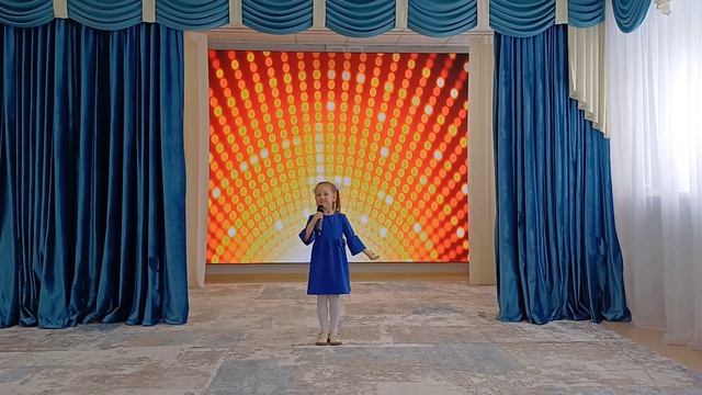 "Взгляни на мир глазами", исполняет Лукманова Алина, 5 лет смотреть онлайн