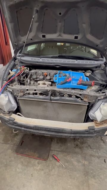 Поиск утечки автокондиционера с помощью ультрафиолета. смотреть онлайн