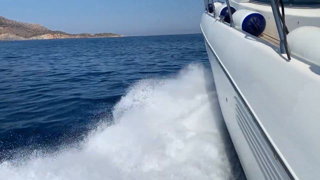 Моторная яхта Jeanneau Prestige 46 - крепкая и мореходная