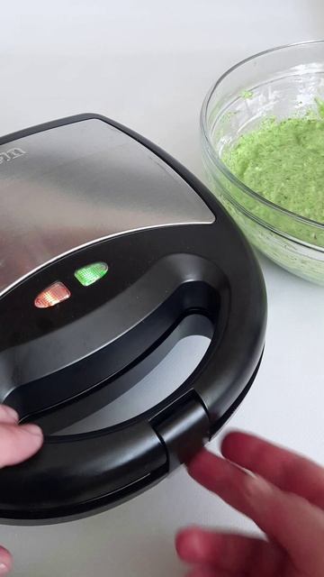 Венские ВАФЛИ СО ШПИНАТОМ И СЫРОМ. смотреть онлайн