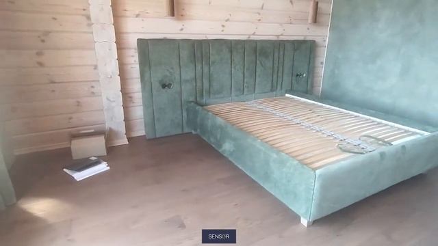 Кровать с широким панорамным и мягким изголовьем - Кал смотреть онлайн