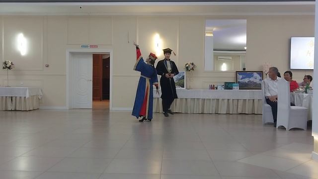 Танцы Калмыкии. Джомаев Адучи и Налыкова Герля. смотреть онлайн