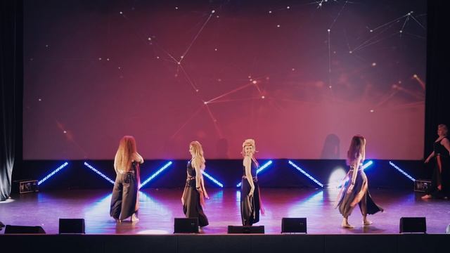 Модерн. Танец из 2х частей. Микс -Трайбл, восток, латина.