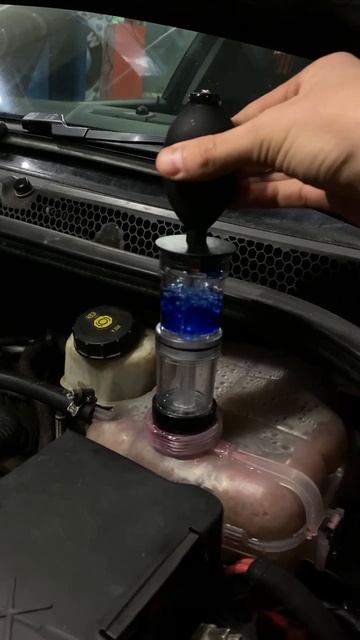 Opel Astra . Проверка системы охлаждения на наличие CO2 . смотреть онлайн