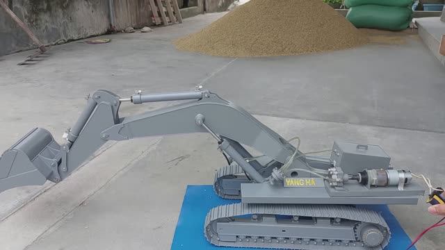 🔧 От замысла до экскаватора! Как собрать радиоуправляемую машину мечты своими руками?