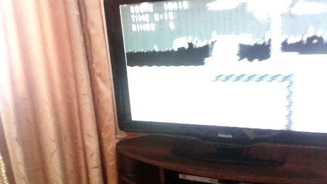 Играю в Соника на телевизоре