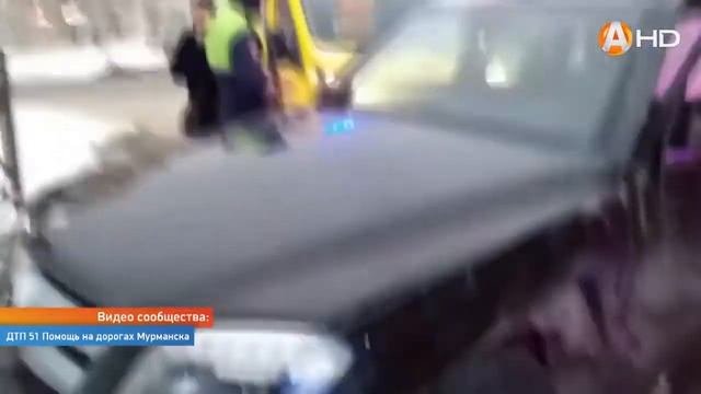 «Мерседес» спихнул с дороги грузовичок! HD720