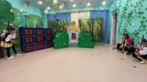 «Бременские музыканты» — спектакль выпускников мини-сада.