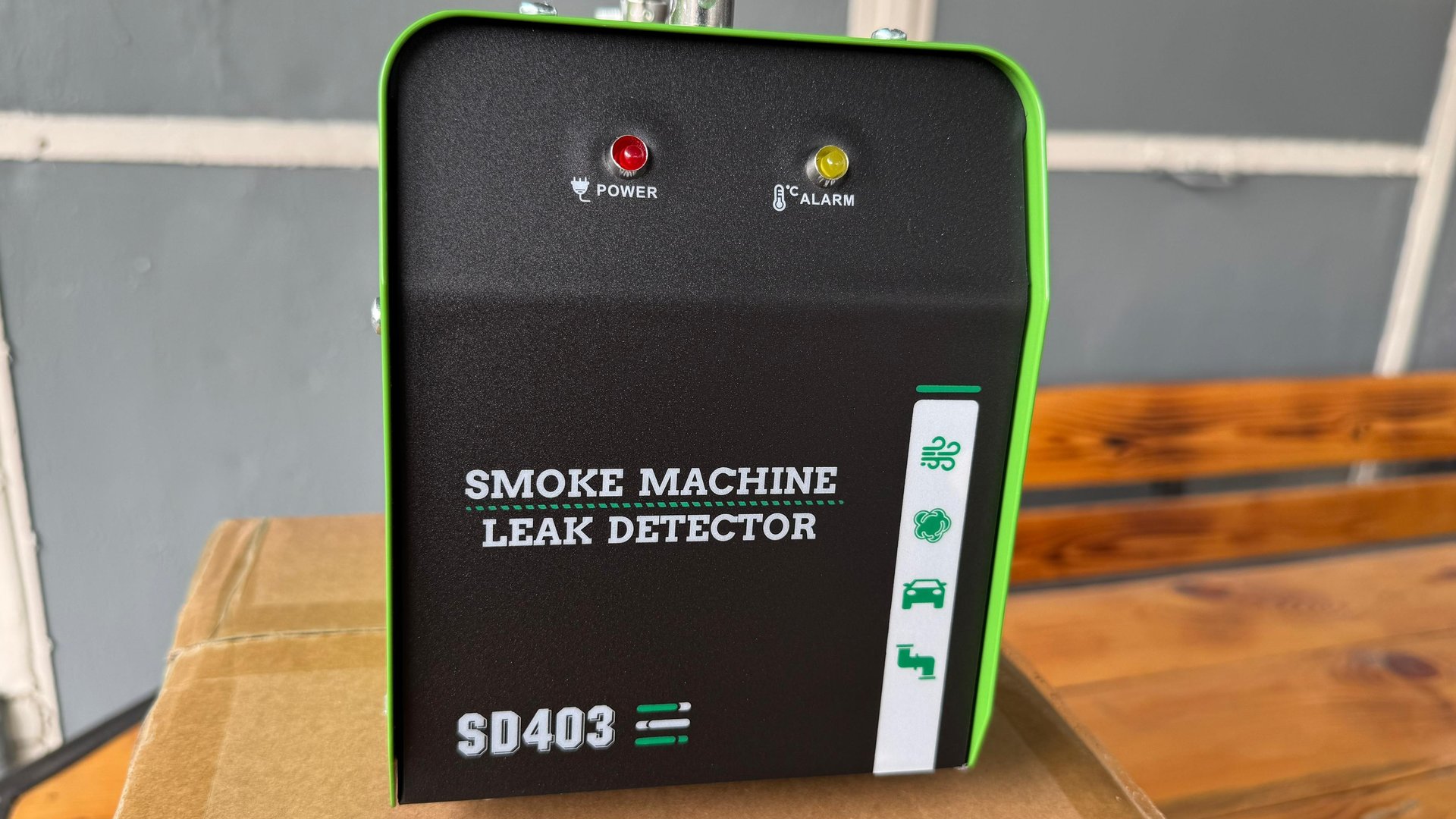 Дымогенератор для проверки утечки или подсоса воздуха в автомобиле. SD403. смотреть онлайн