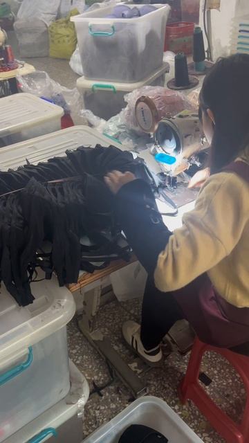 🏭 Наше производство: швейные мастера создают качеств