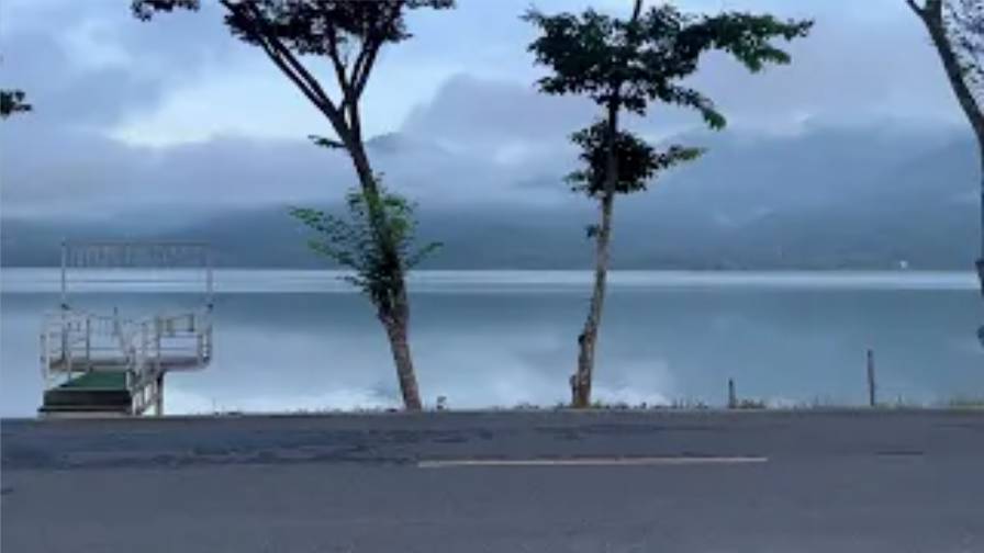 🌄 Проснулся над морем тумана — кемпинг в горах Таиланда смотреть онлайн