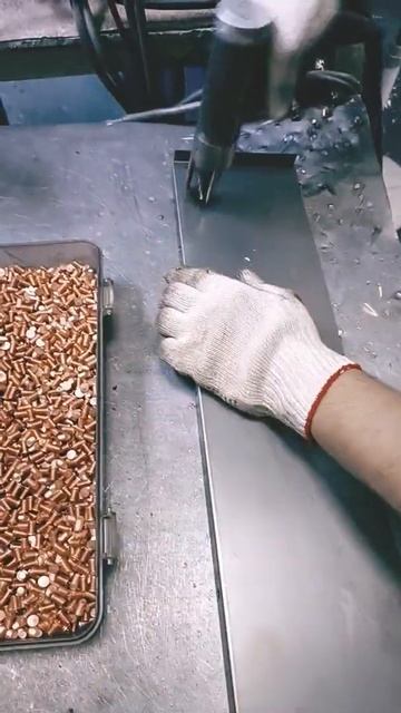 Конденсаторная сварка #сварка #welding #die #shorts смотреть онлайн