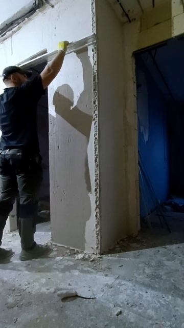 монтаж штукатурного угла✌️#plaster #construction #стройка #рем? смотреть онлайн