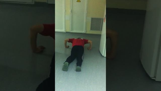 в карты проиграл)