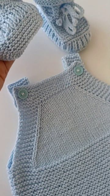 Цвет настроения - голубое небо! #вязание #вязаниеспицами #подарокребенку #комбинезонспицами смотреть онлайн