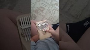 как играть на калимбе урок1