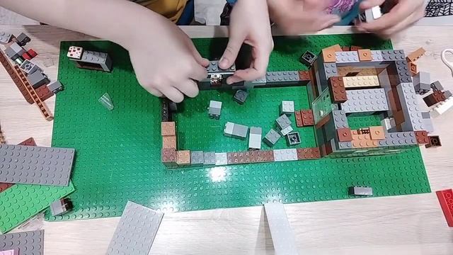 Строим дом в Майнкрафт! смотреть онлайн