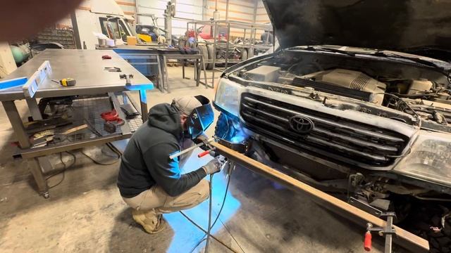 Toyota Land Cruiser 100 стальной передний бампер смотреть онлайн