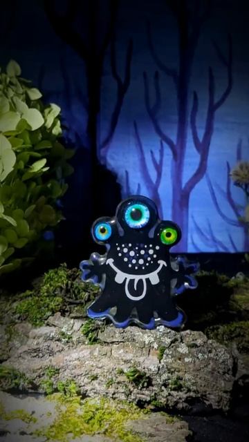 Авторская бижутерия. Брошки "Чудики". Роспись, кабошон, смотреть онлайн