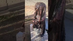 Монах безликий из цемента