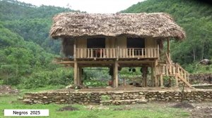 София 22. София заканчивает с парапетом на втором этаже дама у водоема и приводит в дом дочку