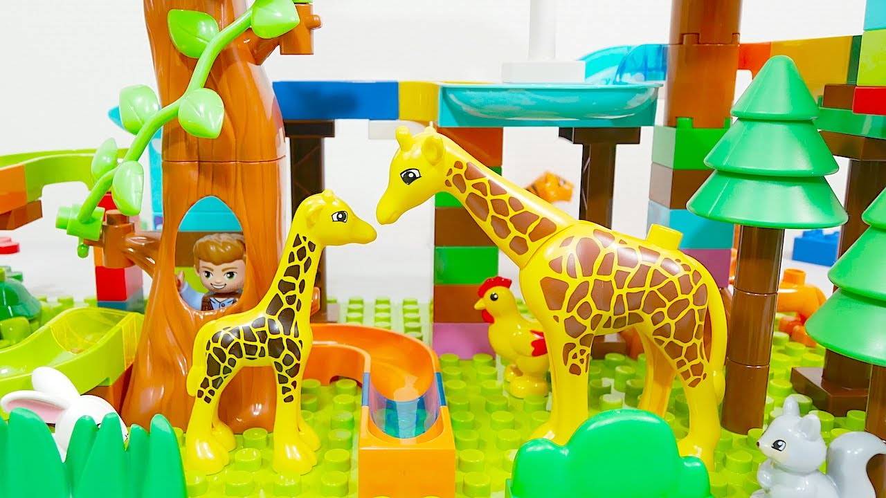 СТРОИМ ГОРКУ ДЛЯ ШАРИКОВ С ЖИРАФАМИ ШАРИКИ ДЛЯ ДЕТЕЙ ДЕТСКИЙ КАНАЛ ИГРАЛКИ-ЗАЛИПАЛКИ