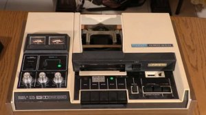 Первый в мире магнитофон с автореверсом