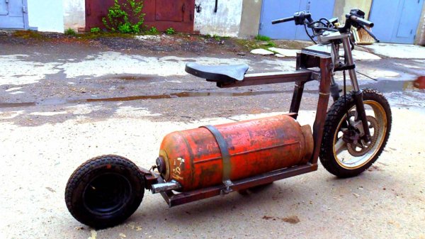 Собрал в гараже реактивный самокат, но для этого пришлось пробить скважину!