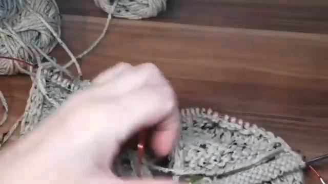 Два носка одновременно/Учимся вязать смотреть онлайн