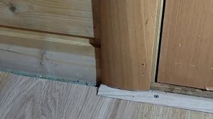 Стык плинтуса с наличником. Как стыковать плинтус с на